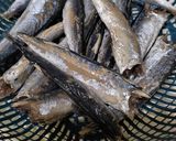 Foto langkah ke 1 dari resep Ikan Asin Tamban Tumis Cabe Ijo.