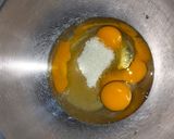 Foto langkah ke 1 dari resep Bolu Potong Gurih.