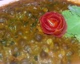 A picture of step 13 of Palak-Kale chane ki ghughni.