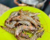 Foto del paso 1 de la receta: Cocktail de gambas 🦐 🥬 🐟 🥂
