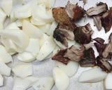 A picture of step 3 of Fish and boiled egg sauce.