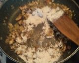 Foto del paso 2 de la receta: Filetes rusos en salsa española