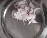 A picture of step 2 of Lauki-Chhupi Leftover Roti Pakodas.