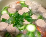 Foto langkah ke 3 dari resep Sup Oyong Ayam Bakso.