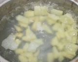 Foto langkah ke 2 dari resep Sop Kentang Makaroni.
