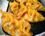 প্যান ফ্রায়েড অনিয়ন মোমো (pan fried onion momo recipe in bengali) রেসিপি ধাপ - 8 ছবি
