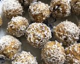 A picture of step 3 of Passion fruit energy balls - vegan.