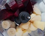 Foto del paso 2 de la receta: Budín sin azúcar añadido, de remolacha y frutas