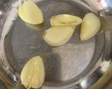 Hình bước làm 1 của món Móng heo kho trứng