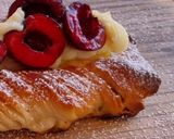 Foto del paso 24 de la receta: Trenza de brioche hojaldrado con crema y cerezas