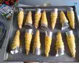 Foto langkah ke 4 dari resep Horn Pastry with Vla .