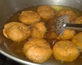 A picture of step 2 of Balusahi.