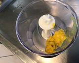 Une image de l'étape 1 de Sauce salade épicée à la moutarde et persil.