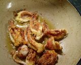 Foto del passaggio 4 della ricetta Conchiglie di lattuga con i totani fritti e spicchi di limone