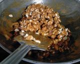 શીંગ ની ચીકી(Shing Chikki Recipe In Gujarati) રેસીપી સ્ટેપ3ફોટો