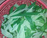 Foto langkah ke 1 dari resep Tumis Daun Singkong Teri.