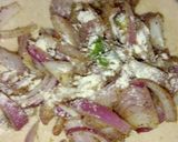 A picture of step 2 of Onion Parantha.