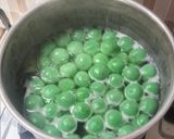 Foto langkah ke 4 dari resep Klepon ketan isi gula merah.