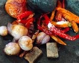 Foto langkah ke 1 dari resep Sambal Terasi Ulek.