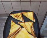 Foto langkah ke 5 dari resep Roti Bakar Simpel Isi Coklat.