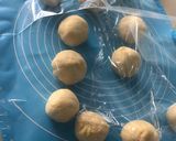 Foto langkah ke 4 dari resep Garlic Cream Cheese Bread.