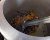 A picture of step 2 of Hara chana ki subji.