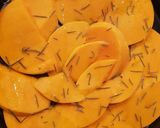 Foto del passaggio 1 della ricetta Contorno di zucca dorata