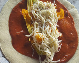 Foto del paso 26 de la receta: Empanadas de cerdo con flor de calabaza