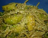 Foto del paso 7 de la receta: Tallarines integrales con "pesto" de Brucelas