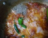 A picture of step 3 of Mazaydar or quick Aloo Matar chicken.