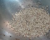 A picture of step 2 of Oats laddu.