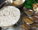 पालक पराठा (palak paratha recipe in marathi) रेसिपी स्टेप 2 फोटो 