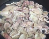 รูปขั้นตอนการทำที่ 5 ของ กระเพาะหมูตุ๋นพริกไทย สูตรจีนแคะ (ฮากกา)