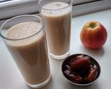 A picture of step 4 of Apple & date smoothie.