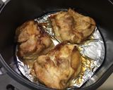 รูปขั้นตอนการทำที่ 2 ของ สะโพกไก่อบ บรอกโคลีย่าง ง่ายๆ