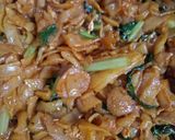 Foto langkah ke 6 dari resep Kwetiau Goreng.