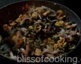 A picture of step 4 of Mushroom And Spinach Pasta.