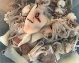 Foto del paso 3 de la receta: Arroz meloso con chipirones en su tinta
