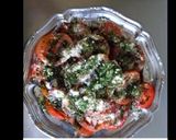 Une image de l'étape 2 de Salade de tomates oignon nouveau herbes fraîches et parmesan.
