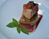 Foto del paso 1 de la receta: Atún a baja temperatura con jamón ibérico y pisto