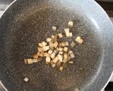 Gombás csirkemájragu recept fázis 2 fotója