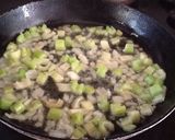 Foto del paso 2 de la receta: Molde de coditos y atún