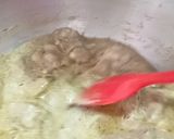 A picture of step 4 of White creamy chicken karahi.