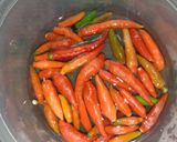 Foto langkah ke 2 dari resep Sambal Terasi Mangga Muda.