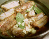 Foto del paso 2 de la receta: Estofado de costillas adobadas con patatas fritas