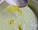 Φωτογραφία βήματος 3 της συνταγής Κρεμώδης σούπα μπρόκολο με γιαούρτι, ελαιόλαδο & πικάντικες νότες