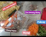 Foto langkah ke 2 dari resep Mie goreng udang.
