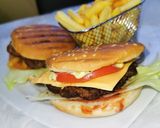 صورة لخطوة 3 من وصفة همبرغر باللحمة 🍔🌸