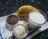 A picture of step 1 of Banana Nuttella Smoothie.