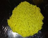 A picture of step 4 of Maggi Pizza.